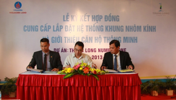 Dự án Thăng Long Number One triển khai hạng mục lắp khung nhôm kính, hoàn thiện mặt ngoài